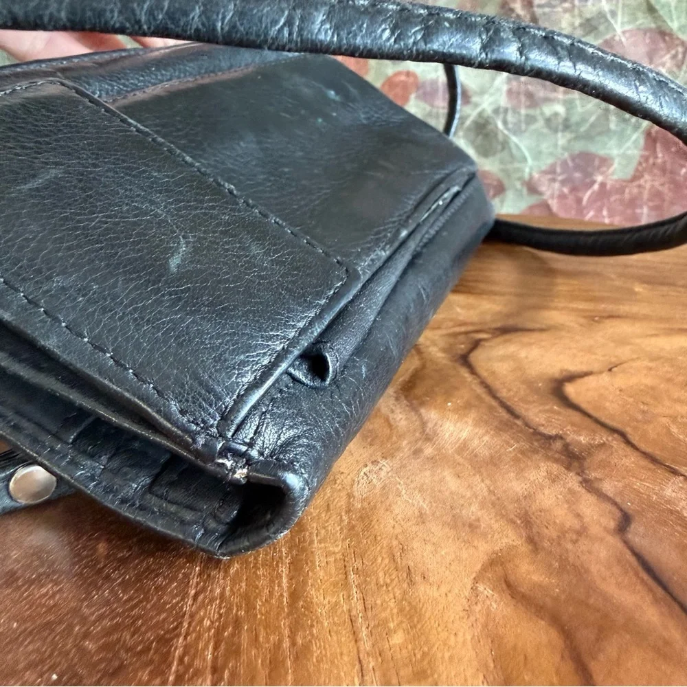 Fossil Vintage Black Leather Crossbody Wallet Mini Purse Bag